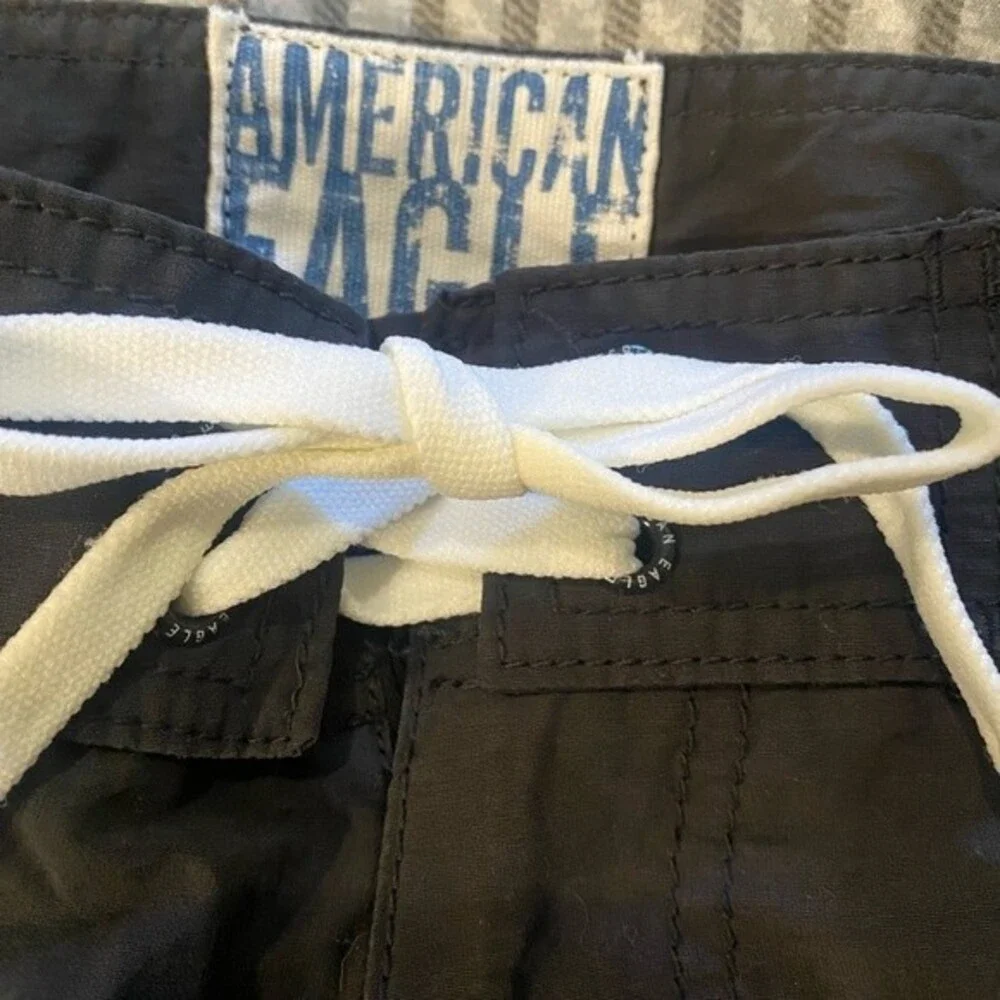 NWT men’s American Eagle swimtrunks / shorts size 28 gray with eagle logo - Picture 6 of 8